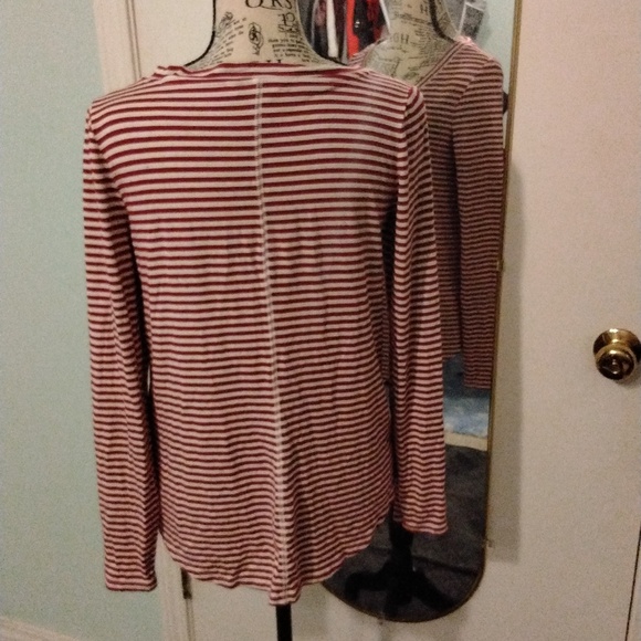 Women's EUC Banana Republic red & white striped long sleeve top size M - Picture 3 of 4